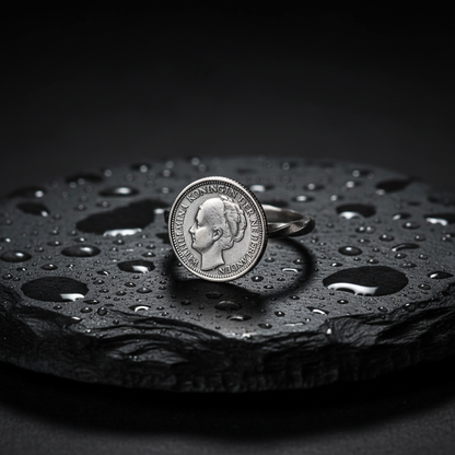 Wilhelmina ring op natte steen